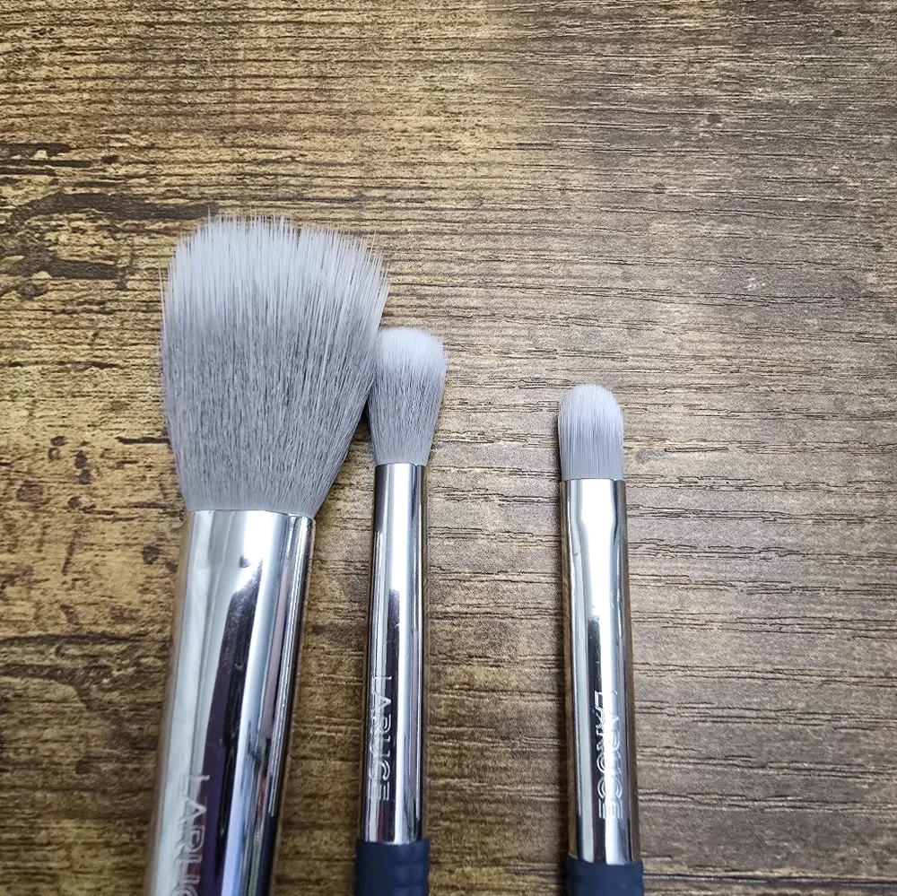 Laruce makeup brush